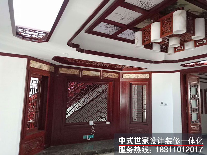 別墅客廳背景墻的花格木制品安裝