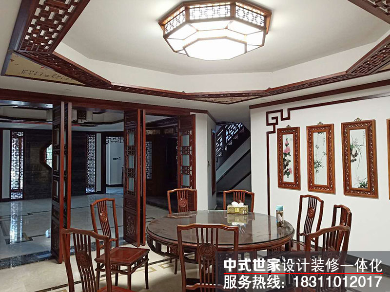 簡約中式別墅餐廳隔扇門的安裝展示