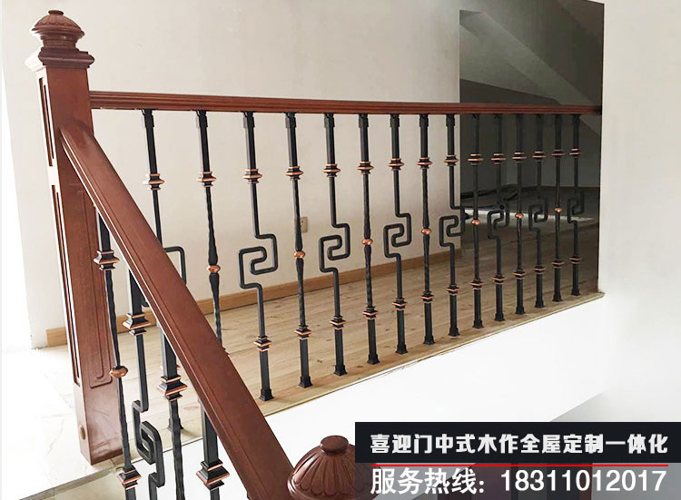 中式鐵藝立柱樓梯圖片