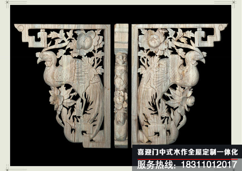 鑲嵌在柱子頂端的兩側(cè)，栩栩如生