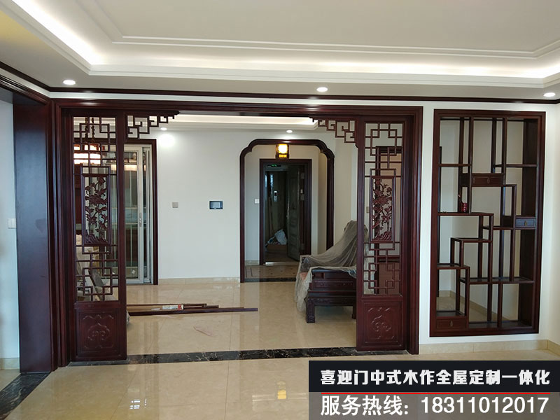 別墅會(huì)客廳中式裝修效果現(xiàn)場展示