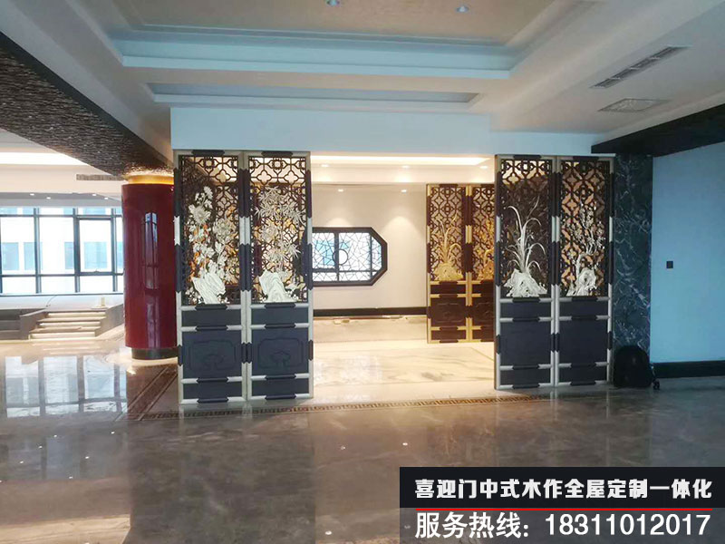 會(huì)所大堂花格隔扇側(cè)面展示效果