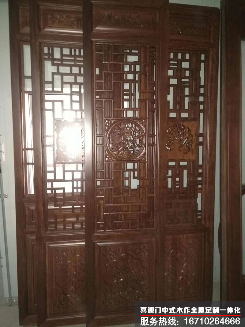 仿古格柵木門的成品展示